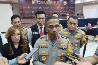 Kapolres Metro Jakarta Timur, Kombes Pol Nicolas Ary Lilipaly beserta jajaran dalam satu kesempatan memberikan keterangan pada awak media di Jakarta. Foto: Joesvicar Iqbal/Dok/ipol.id