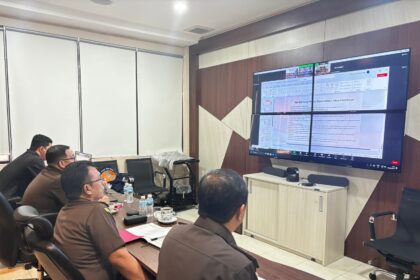 Gelar perkara atau ekspos secara virtual terkait permohonan penghentian proses penuntutan yang diajukan oleh Kejaksaan Negeri di masing-masing daerah. Foto: Kejaksaan Agung