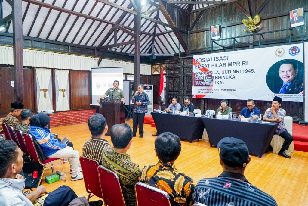 Bamsoet dalam kunjungan hari ke-21 di Dapil-7 Jawa Tengah saat Sosialisasi Empat Pilar MPR RI bersama Persatuan Perangkat Desa RI (PPDRI) Purbalingga, Jawa Tengah, Rabu (7/2/24). Foto/IST 