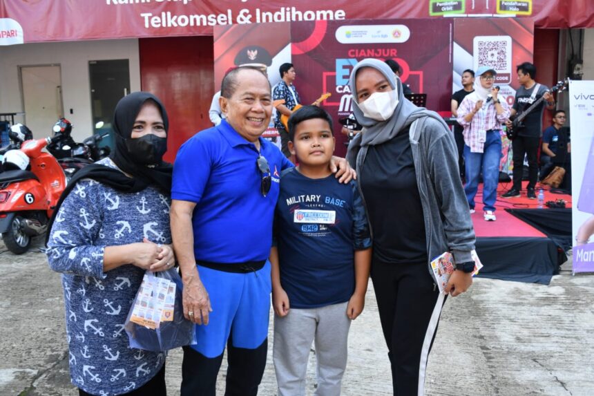 Wakil Ketua MPR RI Prof. Dr. Sjarifuddin Hasan, MM, MBA atau Syarief Hasan hadir di gelar kegiatan Expo Car Free Day (CFD), di sepanjang Jalan KH. Abdullah Bin Nuh, Cianjur, Jawa Barat, Minggu Pagi (11/2/2024). Foto/IST