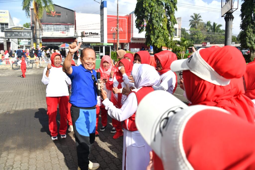 Wakil Ketua MPR RI Prof. Dr. Sjarifuddin Hasan, MM, MBA atau Syarief Hasan hadir di gelar kegiatan Expo Car Free Day (CFD), di sepanjang Jalan KH. Abdullah Bin Nuh, Cianjur, Jawa Barat, Minggu Pagi (11/2/2024). Foto/IST 