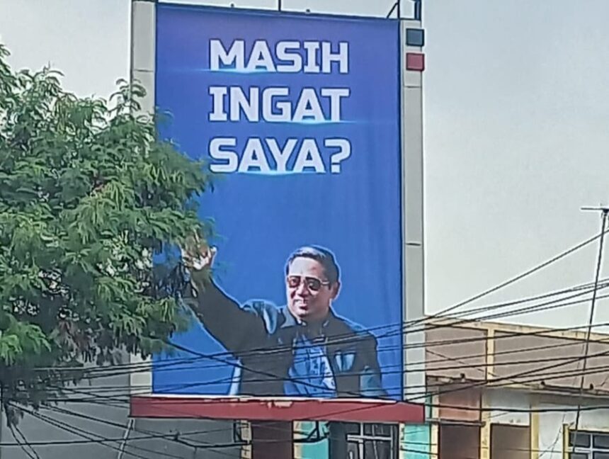 Masa tenang, salah satu baliho Susilo Bambang Yudhoyono (SBY) bertengger di wilayah Jakarta Timur, Senin (12/2). Foto: Ist