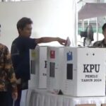 Sejumlah narapidana antusias menyalurkan suaranya pada Pemilihan Umum (Pemilu) 2024 di Lapas Kelas I Cipinang, Jatinegara, Jakarta Timur, Rabu (14/2). Foto: Joesvicar Iqbal/ipol.id