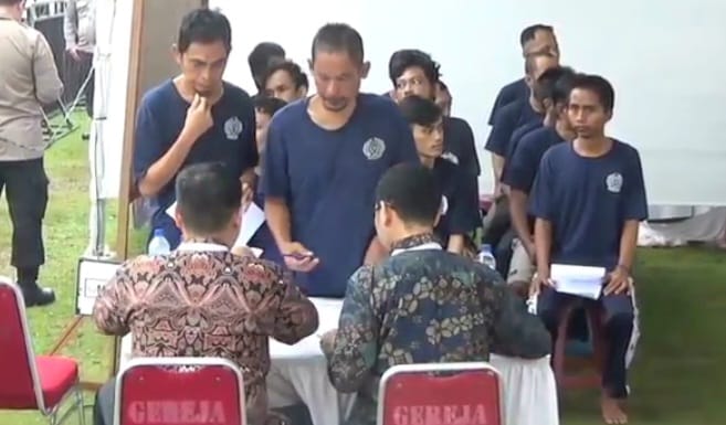 Suasana saat sejumlah narapidana ikut menyalurkan suaranya dalam Pemilihan Umum (Pemilu) 2024 di Lapas Kelas I Cipinang, Jatinegara, Jakarta Timur, Rabu (14/2). Foto: Joesvicar Iqbal/ipol.id