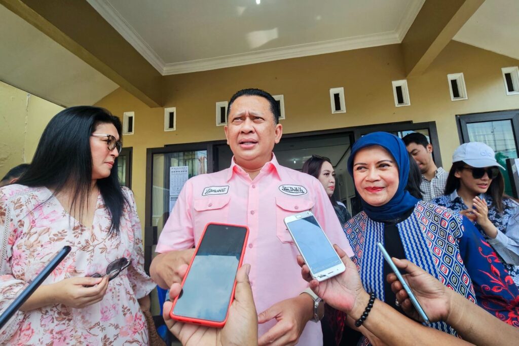 Bamsoet usai menyaksikan hasil quick count, dari Posko Bersama Bamsoet di Purbalingga, Rabu (14/2/24). Foto/IST 
