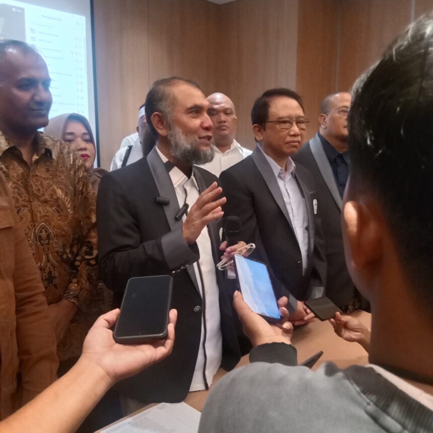 Ketua Aptisi, Budi Djatmiko meminta pimimpan perguruan tinggi untuk tidak menyeret kampus ke dalam politik praktis. Menurut dia, kampus sebagai ruang akademik seyogyanya menjadi tempat untuk menimba ilmu dan mengasa kemampuanya secara objektif. Foto/IST