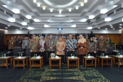 Pejabat dan pegawai di lingkungan Sekretariat Jenderal (Setjen) MPR hadir di Ruang Delegasi, Komplek Gedung MPR/DPR/DPD, Senayan, Jakarta, untuk mengikuti acara ‘Evaluasi Kinerja dan Penyampaian Laporan K0pinerja Instansi Pemerintah (LKIP) Tahun 2023’. Foto: Ist