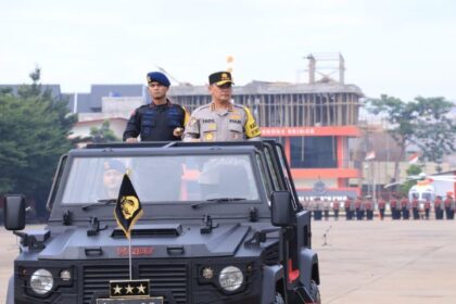 Kepala Operasi Mantap Brata 2023-2024, Komjen Pol. Fadil Imran saat apel gelar pasukan dalam rangka pengamanan Pemilu 2024 Harkamtibmas di Pusat Latihan Brimob, Cikeas, Jawa Barat, Rabu (7/2/2024). Foto: humas Polri