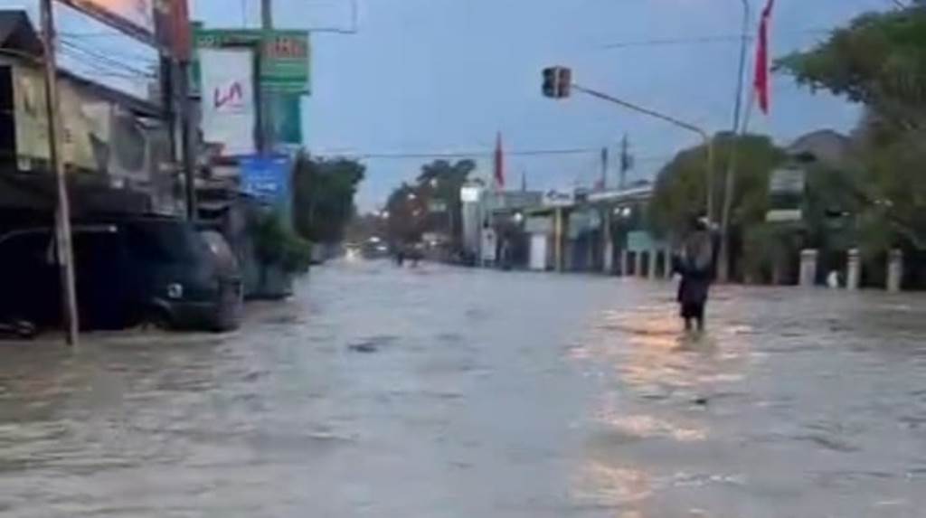 Banjir Rendam Desa Di Grobogan Jawa Tengah Ipol Id