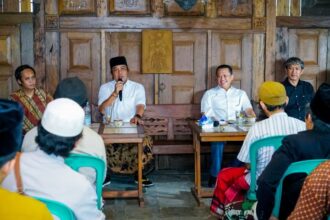 Wakil Ketua Umum Partai Golkar, Bambang Soesatyo dalam kunjungan hari ke-17 di Dapil-7 Jawa Tengah saat bertemu Forum Kiai Tahlil se-Banjarnegara dan Purbalingga di Banjarnegara, Sabtu (3/1/2024). Foto: Ist
