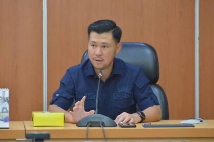 Anggota fraksi Nasdem, Jupiter saat mengikuti rapat di gedung DPRD DKI Jakarta.(foto dok pribadi)