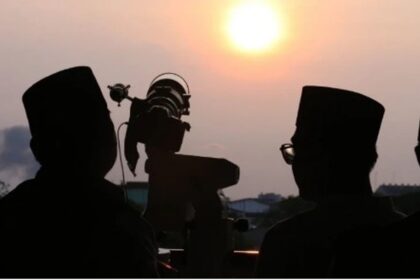 Ilustrasi pengamatan hilal. Foto: PBNU