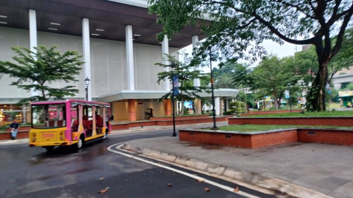 Suasana Taman Mini Indonesia Indah (TMII), Cipayung, Jakarta Timur, yang dalam waktu dekat akan mengadakan Festival Pecinan untuk menyemarakkan Tahun Baru Imlek 2575 Kongzili, Selasa (6/2). Foto: Joesvicar Iqbal/ipol.id