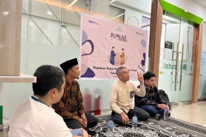 Program Pegadaian Peduli Mengetuk Pintu Langit Tahun 2024 adalah Program TJSL Non PUMK yang diinisiasi oleh kantor pusat yang dilaksanakan oleh Insan Pegadaian. Foto: Pegadaian