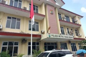 Kapolsek Tanah Abang Kompol Hans Philip Samosir dan Wakapolsek Tanah Abang, Kompol William Alexander dicopot dari jabatannya buntut 16 tahanan kabur dari tahanan. Foto/MPi