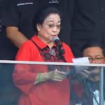Ketum DPP PDIP Megawati Soekarnoputri menyampaikan pidato dalam kampanye akbar di Stadion Gelora Bung Karno, Senayan, Jakarta Pusat, Sabtu (3/2/2024). Foto: PDIP