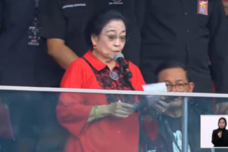Ketum DPP PDIP Megawati Soekarnoputri menyampaikan pidato dalam kampanye akbar di Stadion Gelora Bung Karno, Senayan, Jakarta Pusat, Sabtu (3/2/2024). Foto: PDIP