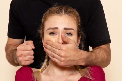 Ilustrasi - Stop tindak kekerasan dan pelecehan seksual terhadap perempuan. Foto: Freepik