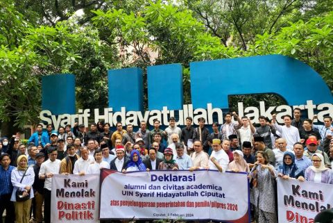 Segenap alumni dan sivitas akademika UIN Syarif Hidayatullah Jakarta menyatakan sikap terkait penyelanggaraan Pemilu 2024 dan kondisi demokrasi saat ini. Foto/MPI