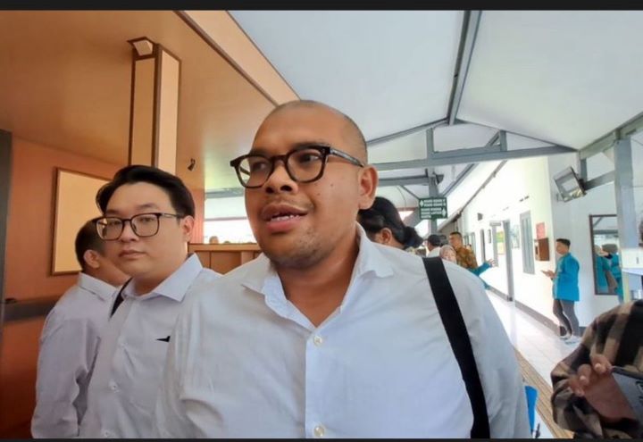 M Faiz Kurniawan dari Forte Law Firm selaku kuasa hukum Gibran Rakabuming Raka dikasus tuntutan Rp204 triliun di PN Solo. Foto: Ist