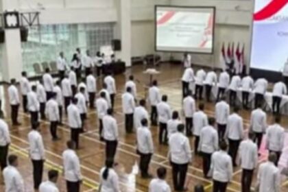 Momen puluhan pegawai KPK menyampaikan permohonan maaf setelah terbukti langgar kode etik karena terlibat kasus pungutan liar (pungli). Foto: Humas KPK RI