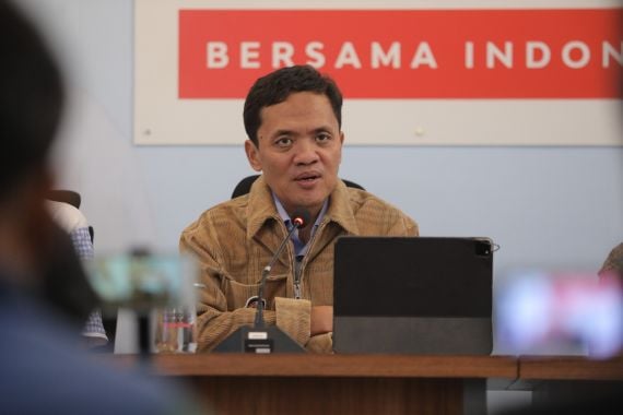 Wakil Ketua TKN Prabowo-Gibran, Habiburokhman saat konferensi pers di Media Center TKN, Kebayoran Baru, Jakarta, Rabu (7/2). Foto: Tim Media Center TKN
