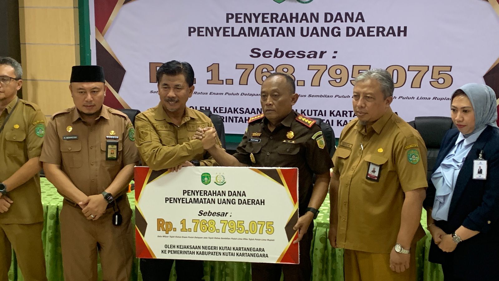 Kembalikan Ke Pemerintah Kejaksaan Negeri Kukar Selamatkan Uang Negara Rp Miliar Ipol Id