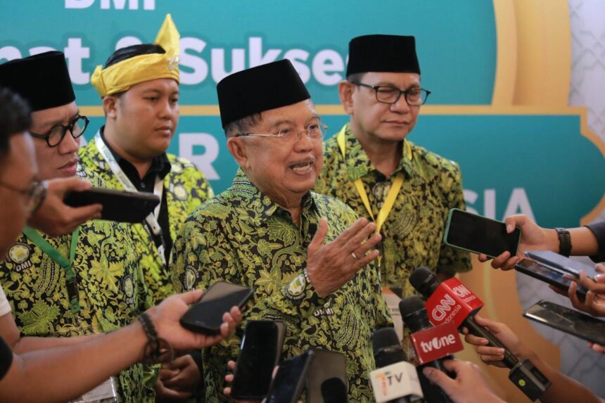 Ketua Umum (Ketum) Dewan Masjid Indonesia (DMI) Jusuf Kalla (JK) membuka acara muktamar yang berlangsung pada 1-3 Maret 2024. Acara Muktamar VIII DMI dilangsungkan di Hotel Sultan, Jakarta. Foto/istimewa