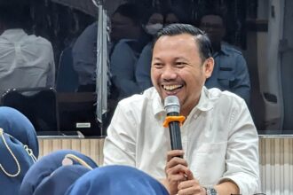 Nina Windialika mendampingi Kepala BPN Kota Depok Indra Gunawan, Kamis 14 Maret 2024.