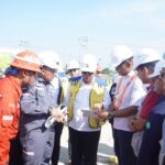 Di tengah padatnya agenda Kunjungan Kerja Presiden RI Joko Widodo di Sumatera Utara, Menteri Pekerjaan Umum dan Perumahan Rakyat Basuki Hadimuljono menyempatkan melakukan tinjauan lapangan venue utama untuk persiapan PON XXI Aceh-Sumut Tahun 2024.