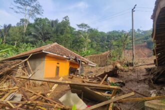 Kondisi wilayah terdampak banjir bandang dan tanah longsor di Kampung Gintung, Desa Cibenda, Kecamatan Cipongkor, Kabupaten Bandung Barat, Jawa Barat, pada Senin (25/3). Foto: BPBD Kabupaten Bandung Barat