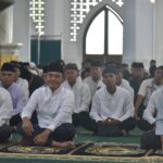 Panglima Kodam VI/Mulawarman saat memberikan sambutannya saat menghadiri peringatan Nuzulul Qur'an yang di gelar di Masjid Sudirman Balikpapan yang di hadiri seluruh pejabat, prajurit dan pegawai negeri sipil Kodam VI/Mulawarman, Selasa 26 Maret 2024.