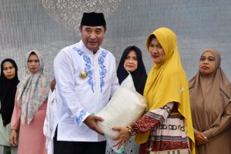 Berbagai kegiatan dilaksanakan Pemerintah Provinsi Sulsel dan Kabupaten Bone untuk Program Berbagi Bahagia Ramadan 1445 Hijriah, di Lapangan Merdeka, Kabupaten Bone, Rabu, 27 Maret 2024.