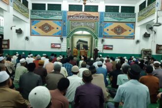 Ribuan Warga Binaan Pemasyarakatan (WBP) Lapas Kelas I Cipinang, Jatinegara, Jakarta Timur, saat menjalankan ibadah di masjid pada bulan suci Ramadan 2024, Rabu (27/3). Foto: Ist