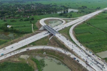 Ruas tol yang siap fungsional lainnya adalah Tol Cimanggis-Cibitung untuk ruas Cikeas-Cibitung sepanjang 19 km. Jalan Tol Cimanggis Cibitung merupakan bagian dari struktur jaringan Jakarta Outer Ring Road (JORR 2) terkoneksi antar ruas tol di kawasan Metropolitan Jabodetabek sebagai pusat kegiatan nasional.