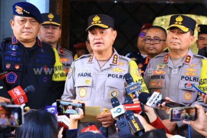 Kabaharkam Polri Komjen Pol Fadil Imran saat melakukan kunjungan ke Gedung KPU. Foto: Humas polri