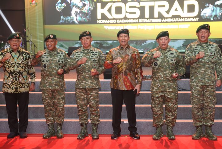 Jenderal TNI (Purn) Wiranto hadiri acara syukuran bersama dengan para prajurit “Cakra”, di Jakarta Utara, Rabu (6/3/2024). Foto: Dispenad
