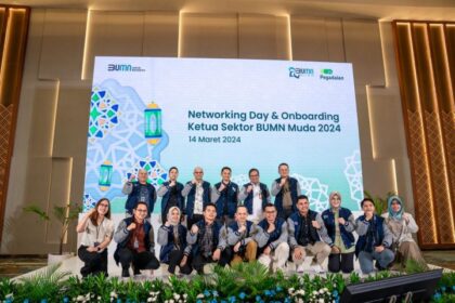PT Pegadaian melantik pengurus organisasi kepemudaan yang diinisiasi oleh Forum Human Capital Indonesia (FHCI) Kementerian BUMN, yang tergabung dalam BUMN Muda Pegadaian di Ballroom The Gade Tower Jakarta, pada Kamis (14/3/2024).