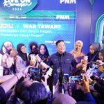 Dirut PNM, Arief Mulyadi bersama media dan para nasabah PNM saat acara bukber bareng Live on Ramadan di Jakarta Kamis (21/3/2024). Foto; dok humas