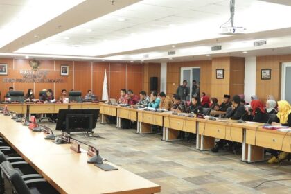 Ilustrasi anggota DPRD DKI saat menggelar rapat kerja.(Foto dok pemprov)