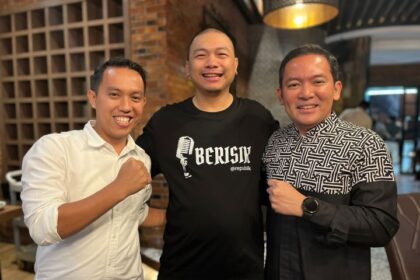 Dua kandidat walikota Bogor, Raendi Rayendra dan Sendi Fardiansyah buka puasa bersama komunitas Kucing Hitam di Bigland Hotel International and Convention Center, Bogor pada Selasa (26/03/2024). Foto: Ist