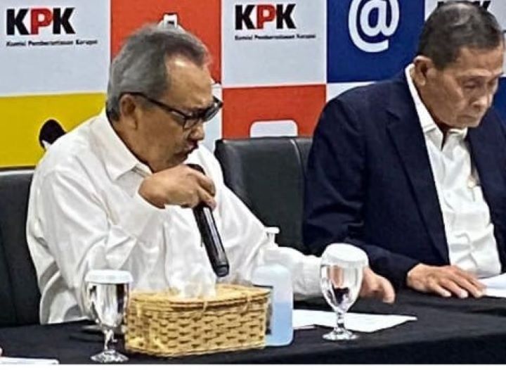 Anggota Dewas KPK, Syamsuddin Haris (kiri). Foto: Instagram @syamsudinharis