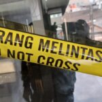 Tempat kejadian perkara (TKP) kasus penembakan di kawasan Kecamatan Jatinegara, Jakarta Timur, dipasangi garis police line. Kepolisian bakal menggelar rekonstruksi kasus. Foto: Dok/ipol.id