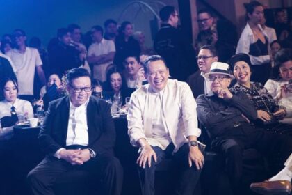 Ketua MPR Bamsoet dan anggota Wantimpres Agung Laksono saat menghadiri syukuran ulangtahun ke-75 Agung Laksono di Hotel Four Season, Jakarta Selatan, Sabtu (23/3/2024). Foto: Ist