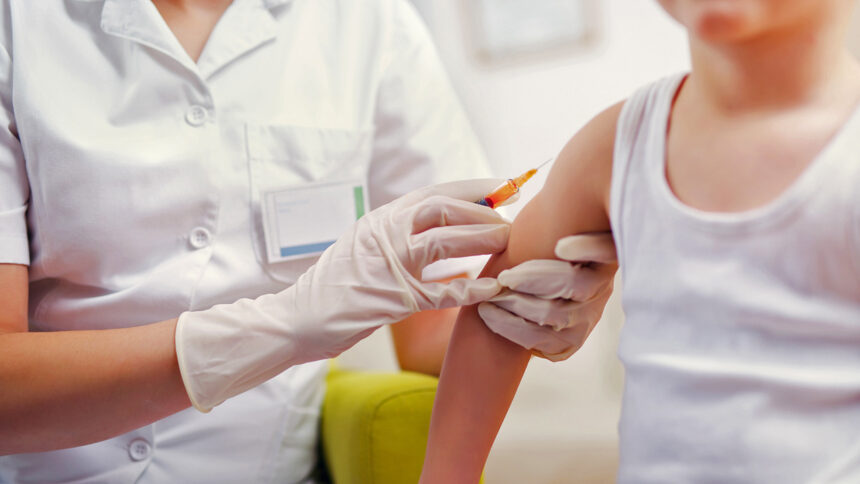 Ilustrasi vaksinasi guna meningkatkan kualitas SDM di Indonesia. Foto: iStock