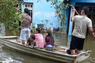 Sebanyak 4.188 orang mengungsi akibat bencana banjir yang melanda Kabupaten Kudus, Jawa Tengah sejak Kamis (14/3) lalu. Foto/BNPB