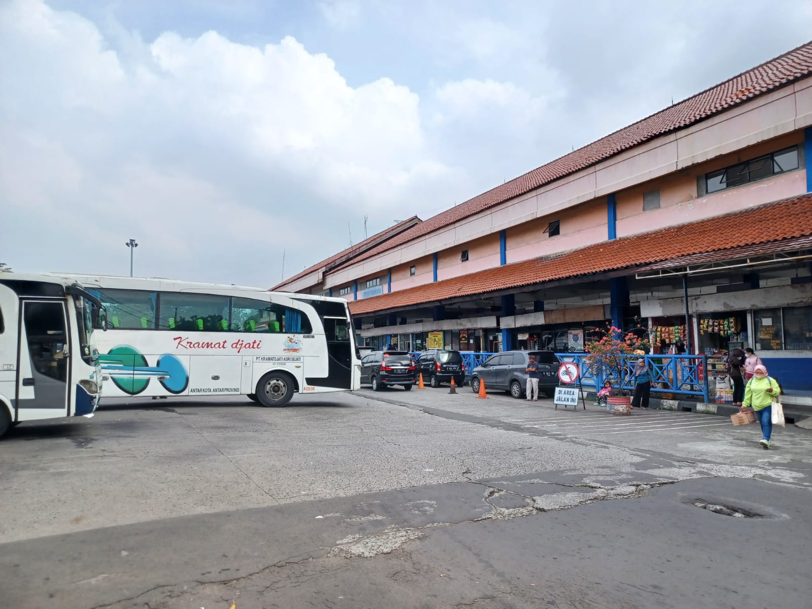 Puncak Arus Balik Di Terminal Kampung Rambutan Diprediksi Minggu Ipol Id