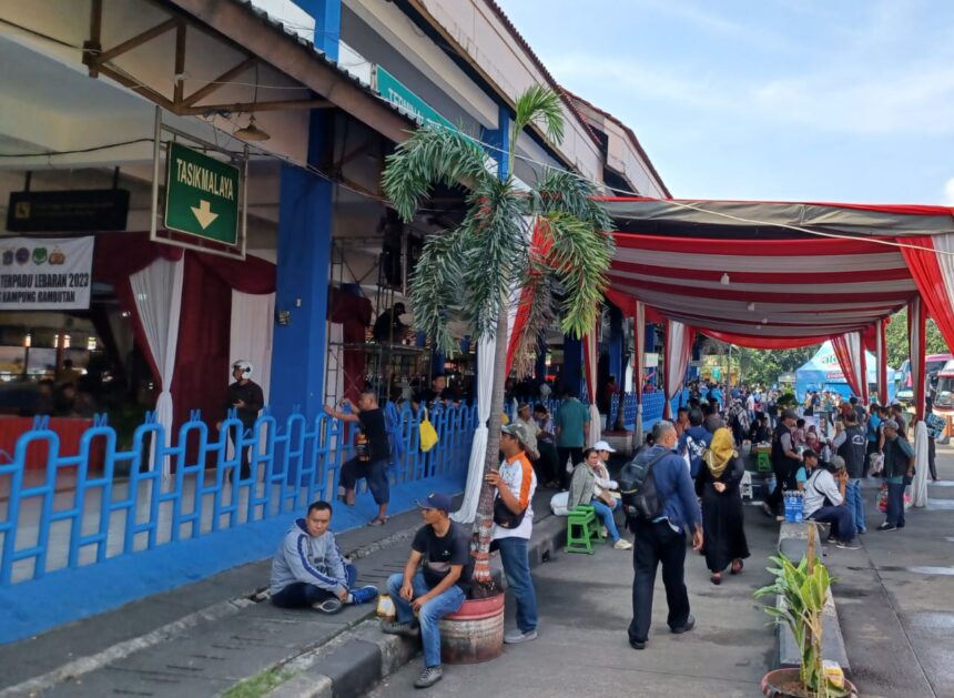 Terminal Kampung Rambutan setiap tahunnya mengalami lonjakan penumpang pada mudik lebaran Idul Fitri. Foto: Dok/ipol.id