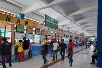 Pelayanan Perusahaan Otobus (PO) di Terminal Kampung Rambutan, Jakarta Timur. Foto: Joesvicar/ipol.id