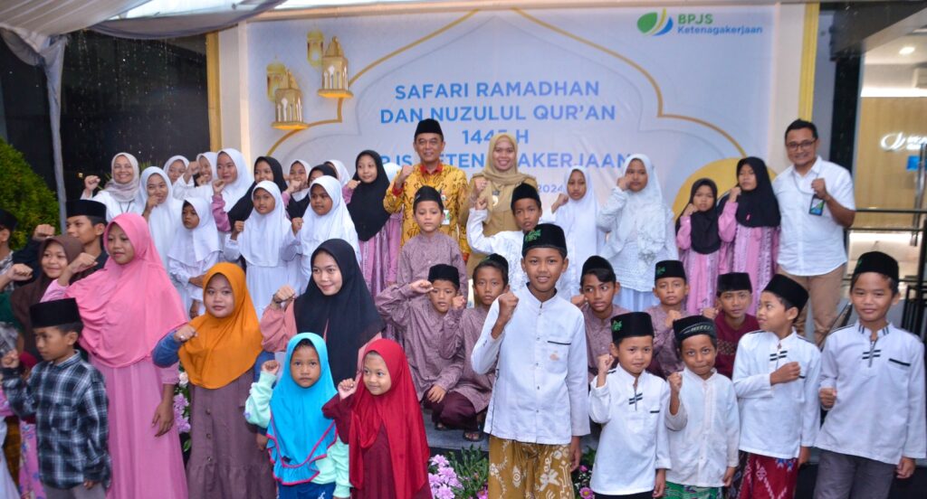 BPJS Ketenagakerjaan melalui Panitia Hari Besar Islam (PHBI) dan Yayasan Al Maghfirah menyelenggarakan kegiatan Safari Tausiyah Ramadhan dan Nuzulul Quran 1445 H di Semarang. Foto/BPJS